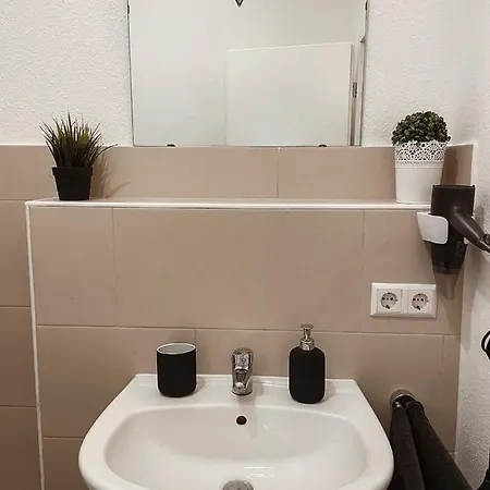 Modernes Am Zentrum Und Stadtpark * Leipzig